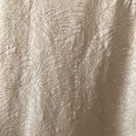 Creamy white floral embossed Ann Taylor blouse - Picture 3 of 8